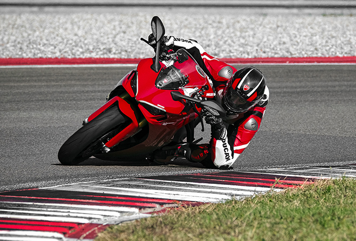 Ducati-SuperSport-950S-Asturias-03